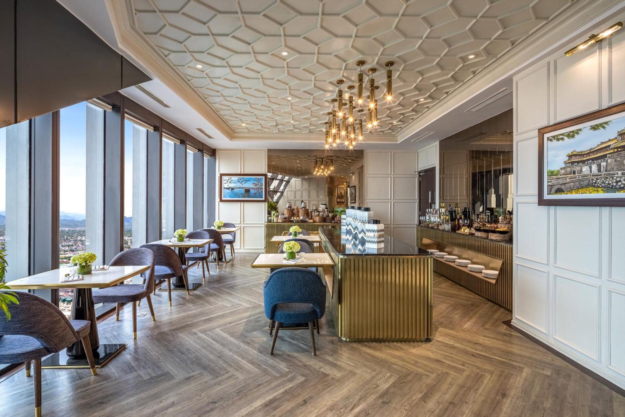 מלון Melia Vinpearl הואה מראה חיצוני תמונה The Club at The Landmark, Bangkok